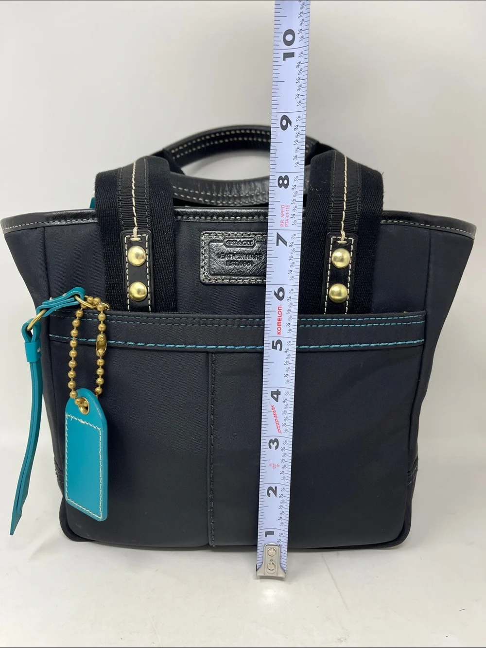 COACH HAMPTONS SMALL BLACK NYLON ZIP TOP TOTE WITH TEAL COLOR ACCENT LIKE NEW